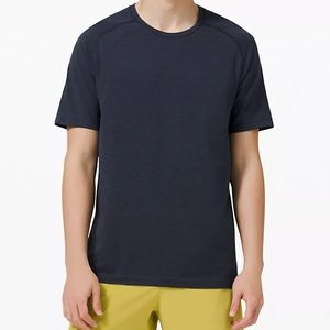 Lululemon Men’s Large Slim Fit Training Vented Shirt in Navy Blue